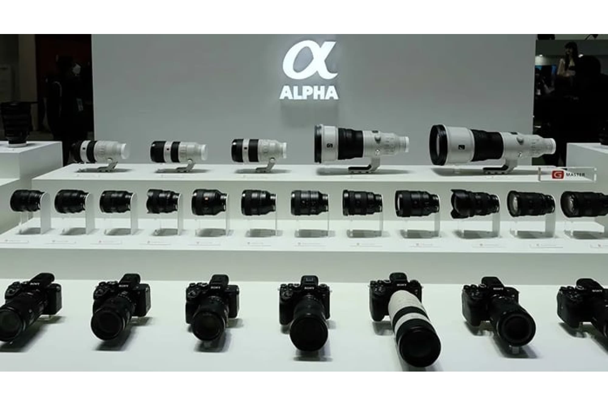 カールツァイス(Carl Zeiss) 単焦点レンズの新作/中古を探す